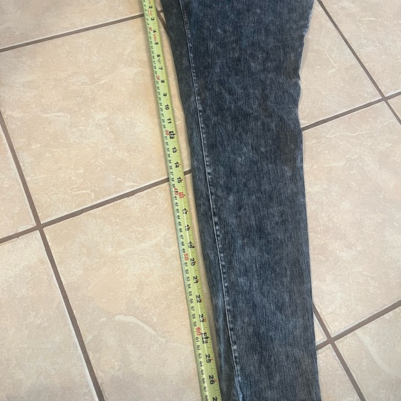 Women’s Forever 21+ Jeans , stretchy size 18. - Picture 3 of 6
